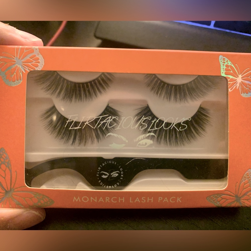 Flirtatious Looks Monarch Lash Pack
